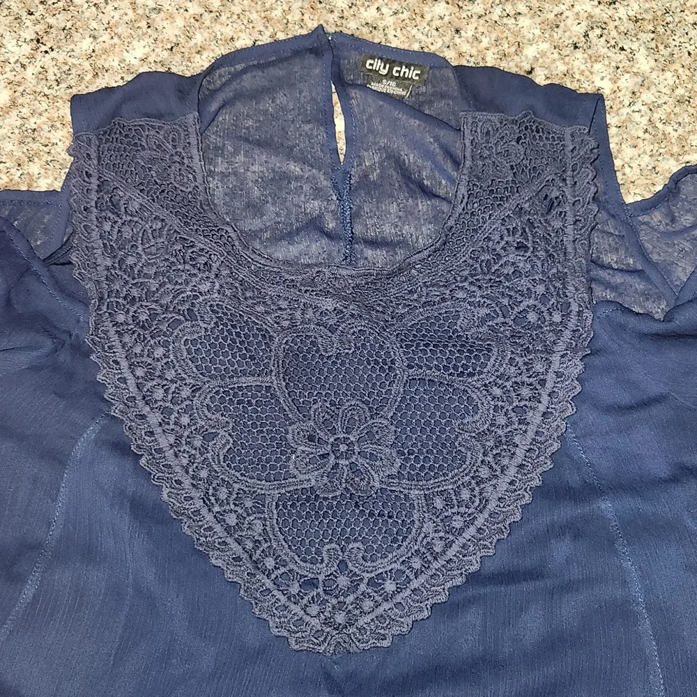 City Chic Cold Shoulder Top - Picture 2 of 9